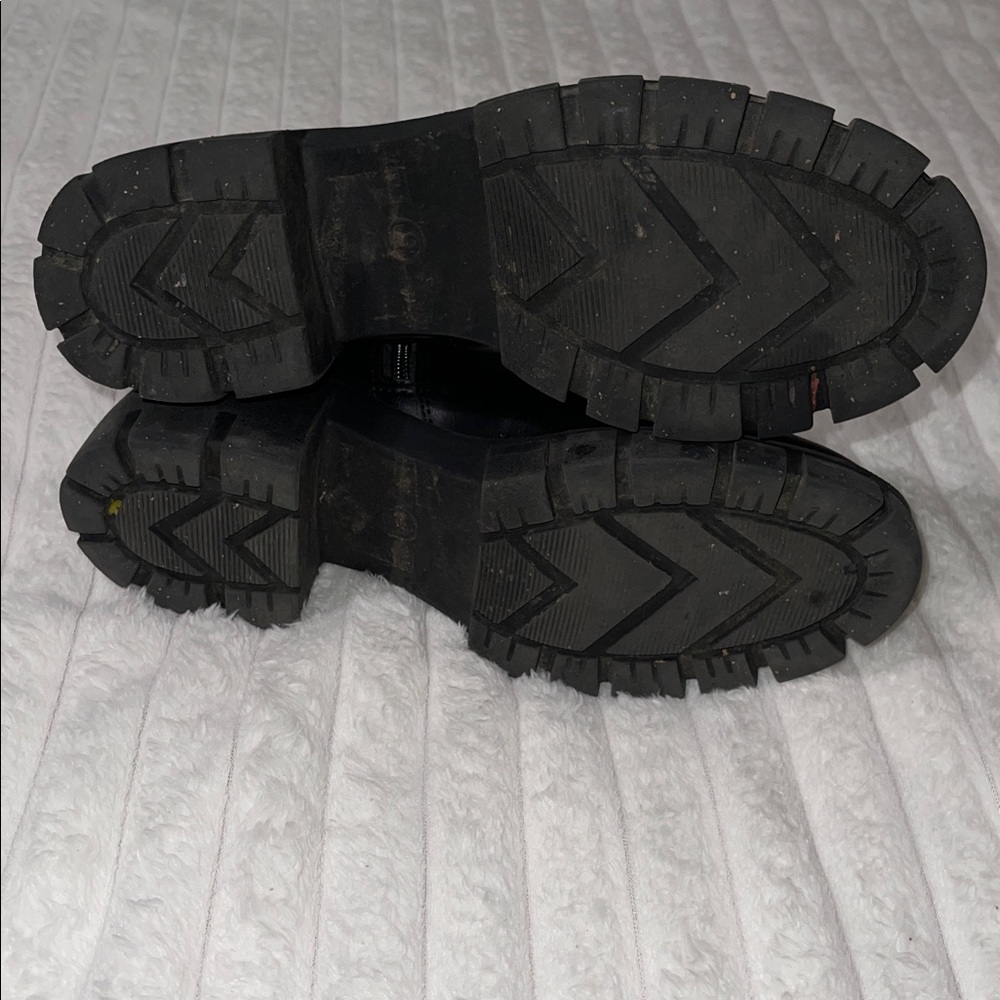 Universal Thread Black Boots | Size 9 - Picture 3 of 5
